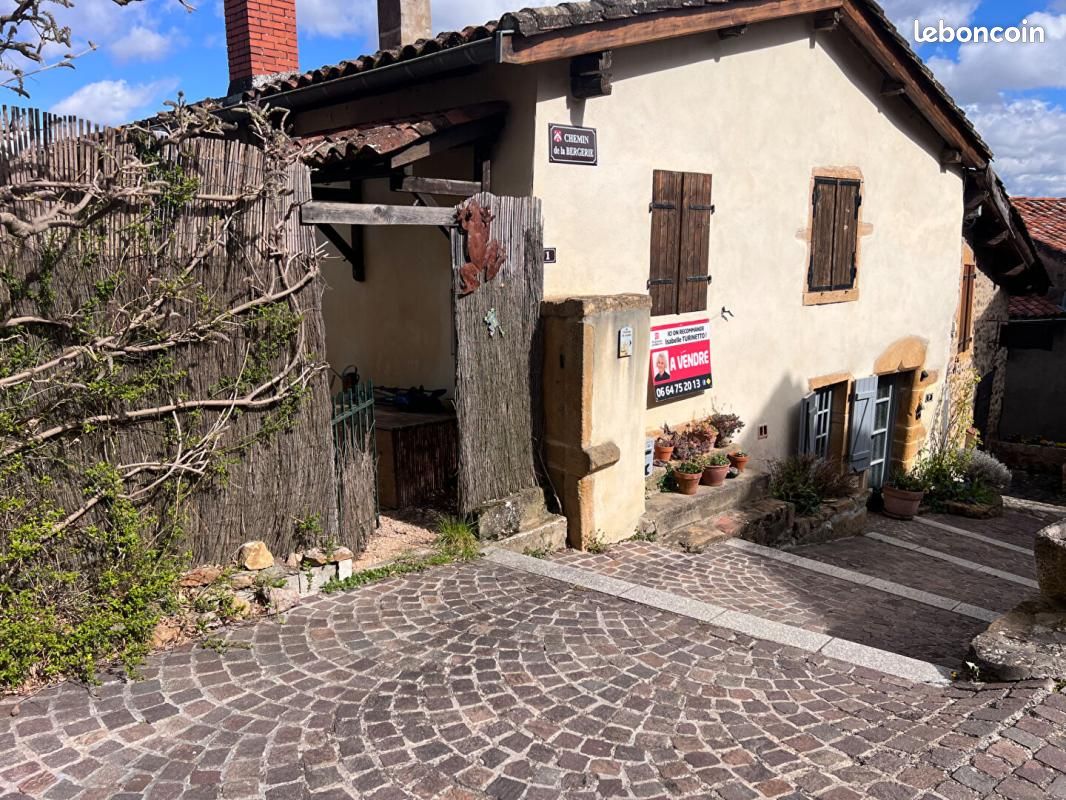 Maison 3 pièces 106 m² · à Ternand · 106 m² · 175 000 €