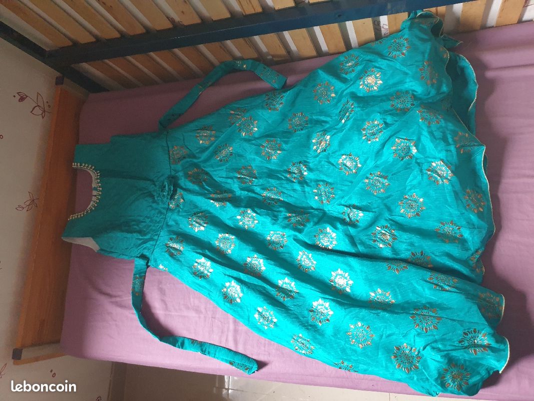 Robe (image 1)
