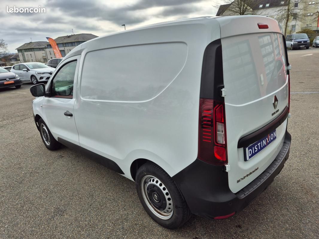 Renault Express Van TCE 100 - 22 ESSENTIEL (image 4)