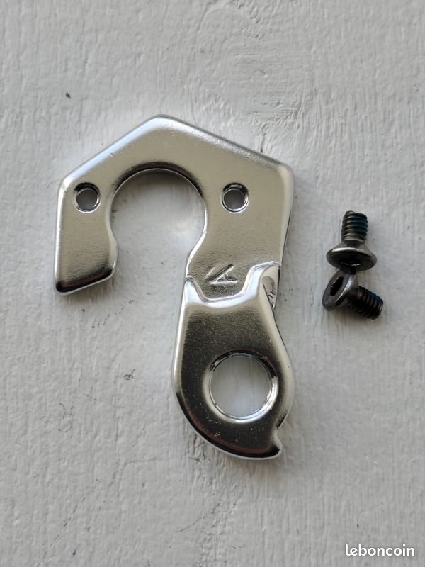 Patte de dérailleur de vélo neuve GH-063 (image 1)