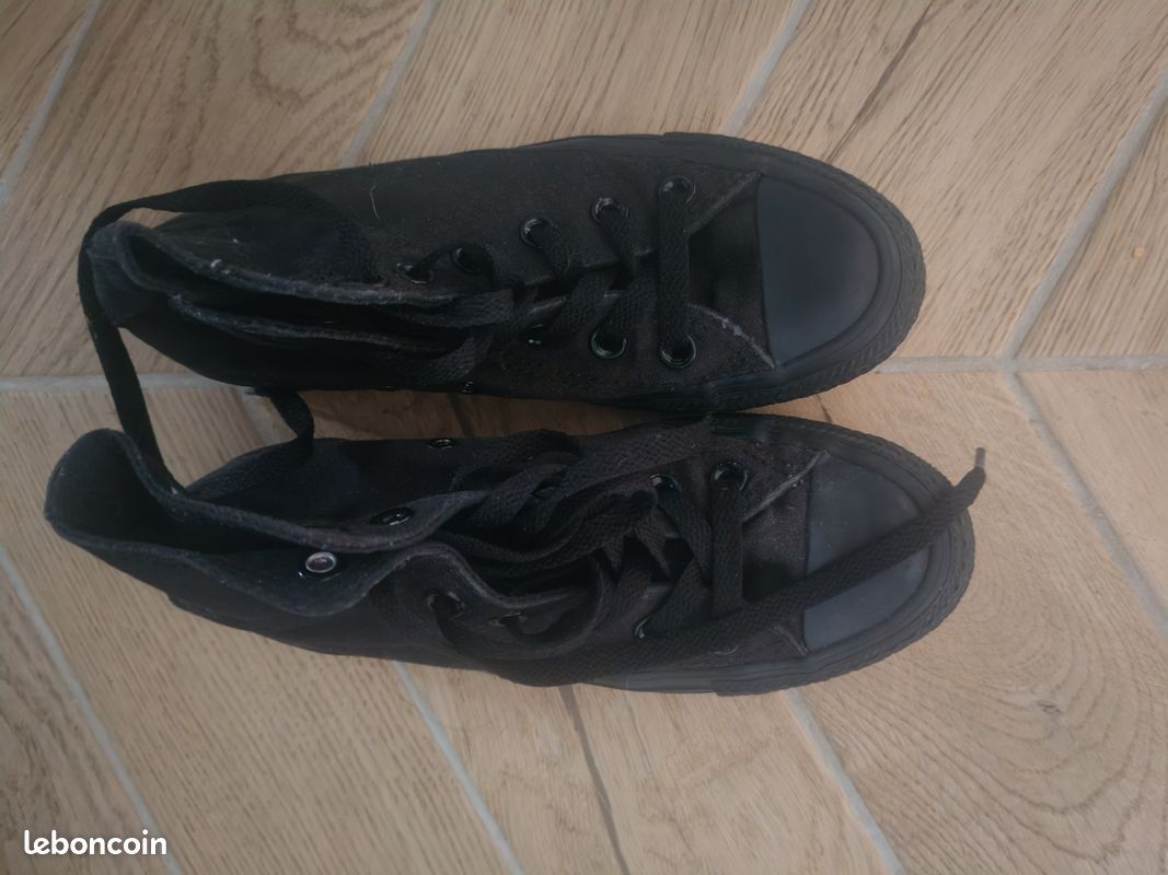 Converse (image 1)