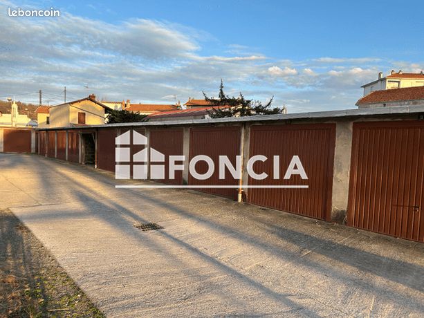 Parking 16 m² Le Peage De Roussillon