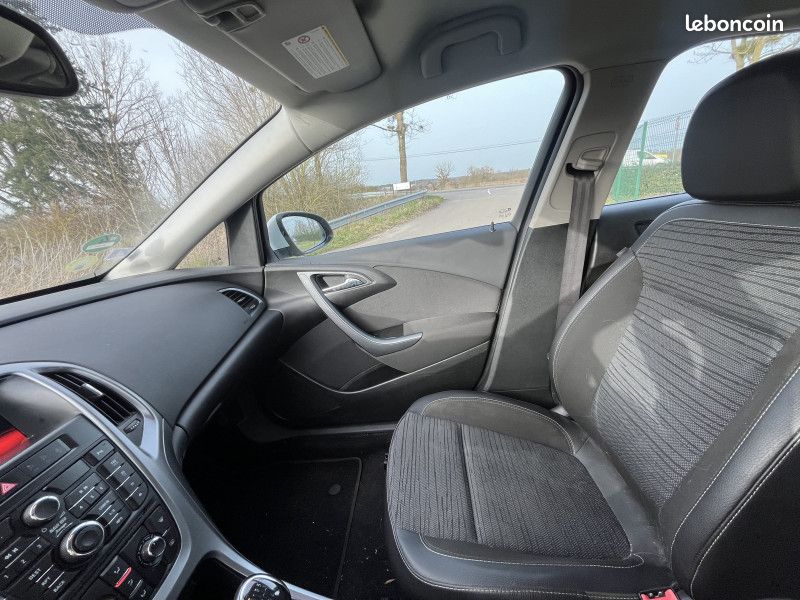 Opel ASTRA SPORTS TOURER 1.7 CDTI 110CH (image 23)
