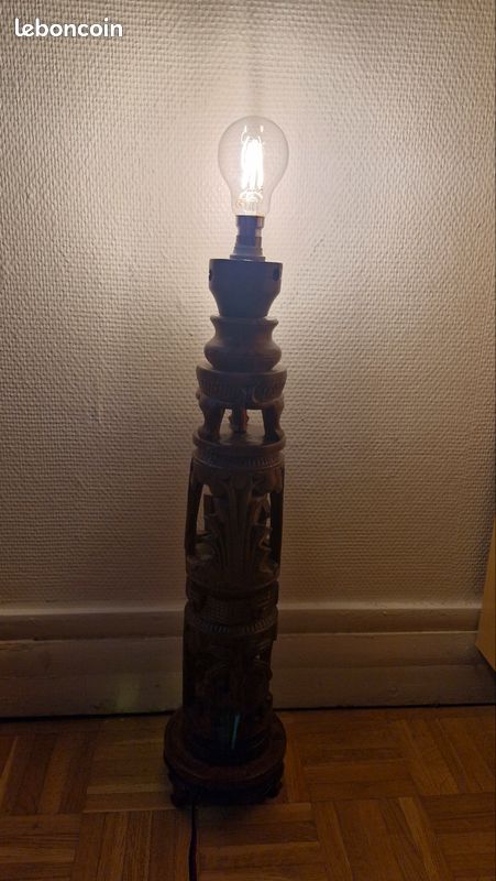 Pied de lampe en bois sculpté Bois noir