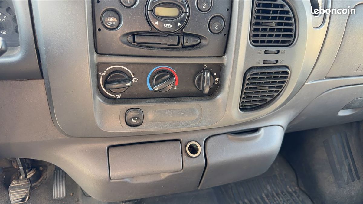 Ford Transit VU 2.0 TDdi 85 Fourgon (image 13)