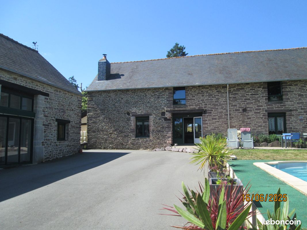Maison 13 pièces 500 m² · à Campénéac · 500 m² · 700 000 €