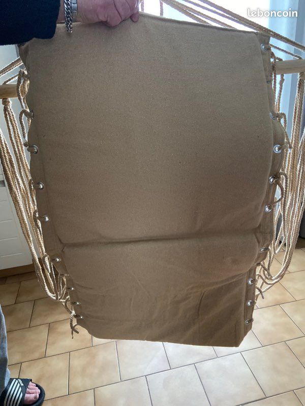 Chaise balançoire hamac tissu beige et cordage (image 3)