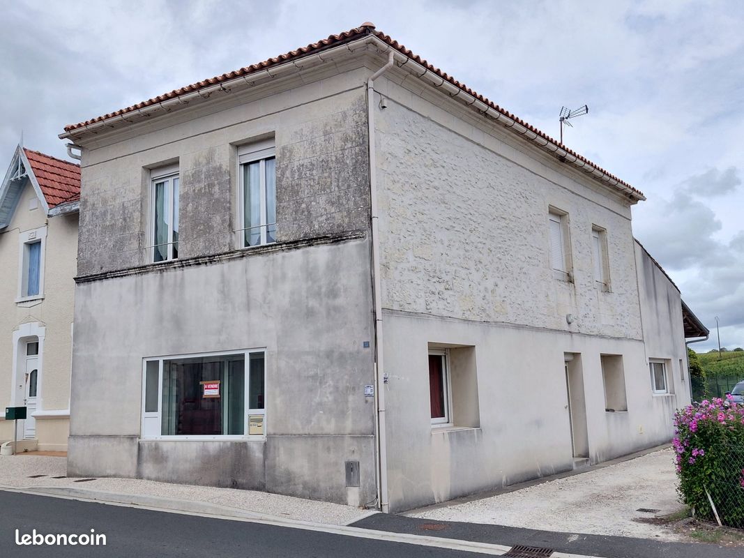 Maison 5 pièces 148 m² · à Lorignac · 148 m² · 155 000 €