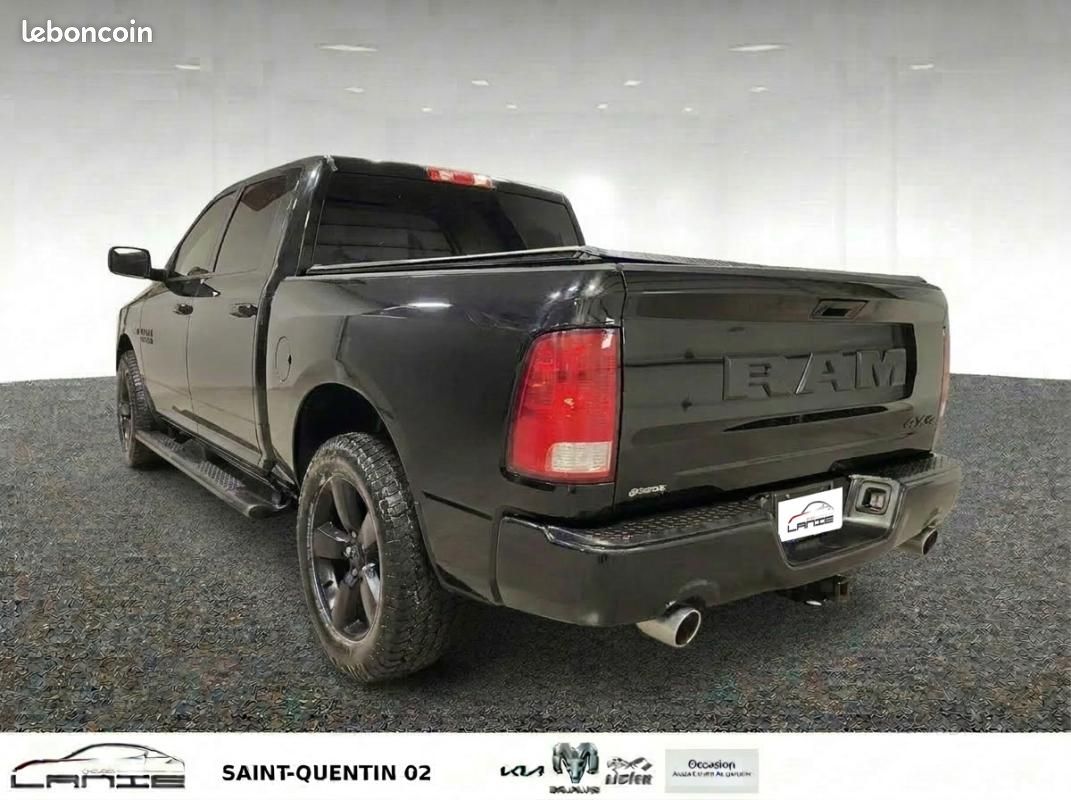Dodge Ram 1500 CREW CAB 5.7L V8 HEMI CLASSIC PACK BLACK (image 4)