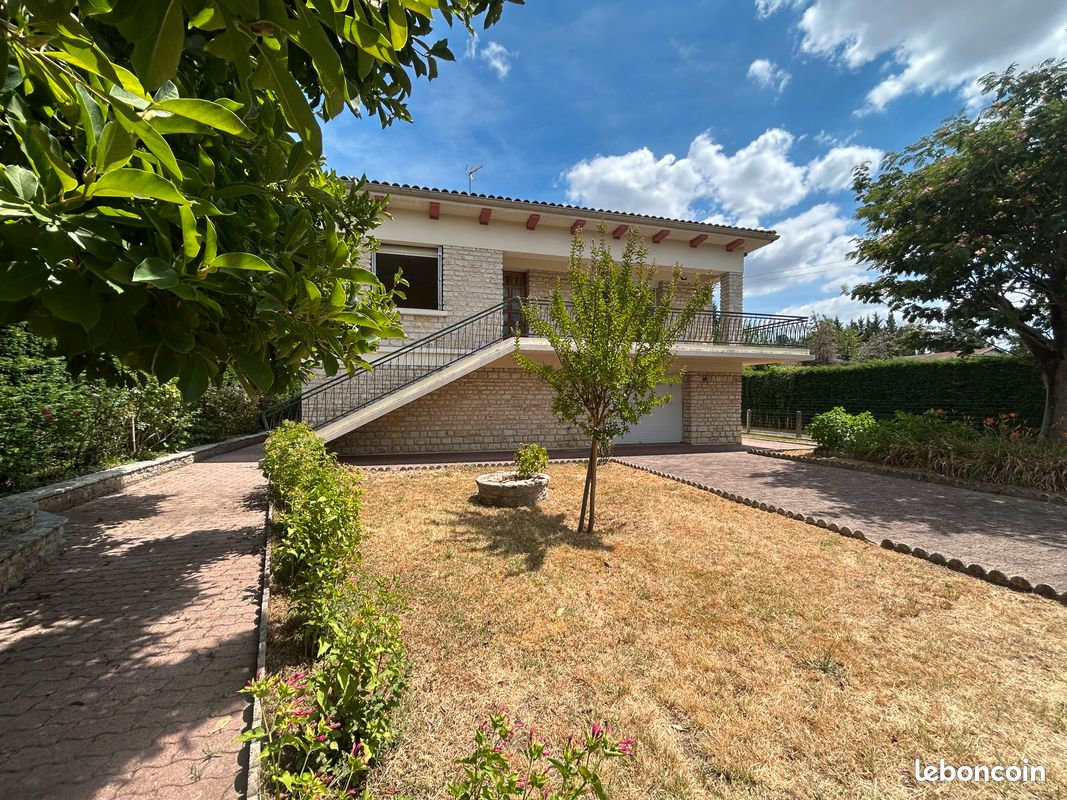 Maison 7 pièces 177 m² · à Bergerac · 177 m² · 220 000 €