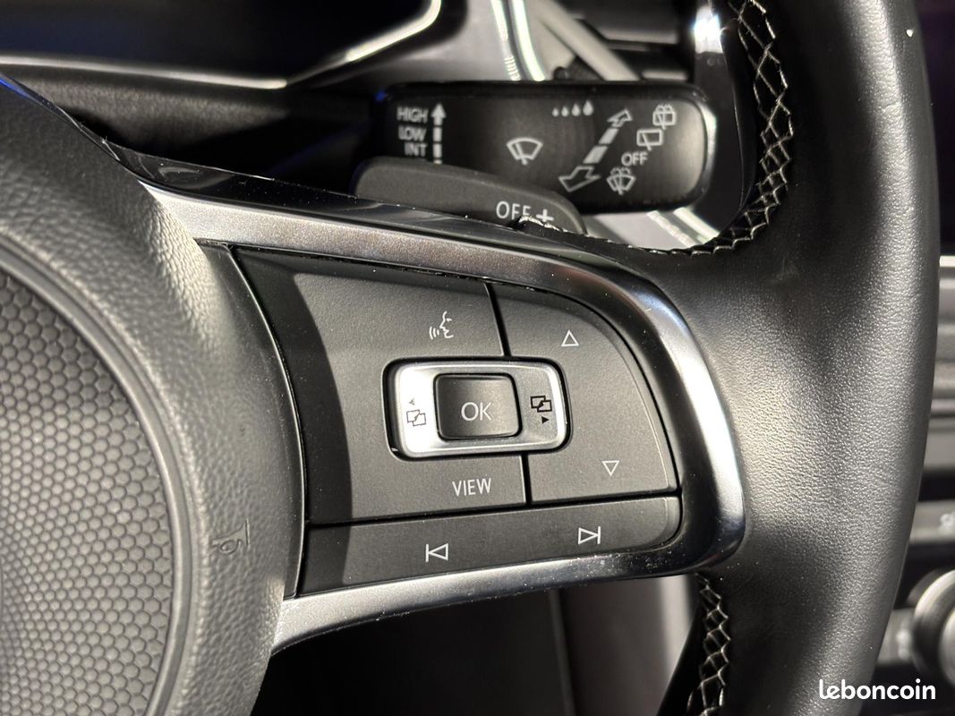 VOLKSWAGEN T-ROC 2.0 TDi 150 R-LINE DSG7 ATTELAGE CAMERA ACC (image 25)
