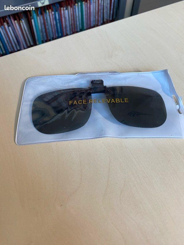 Clip solaire face relevable (image 3)