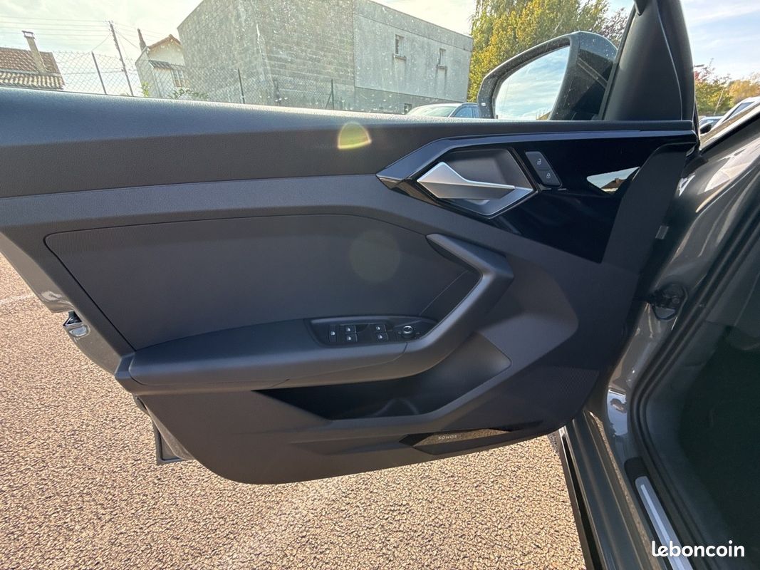 AUDI A1 Sportback 30 TFSI 116 ch S tronic 7 S Line (image 26)