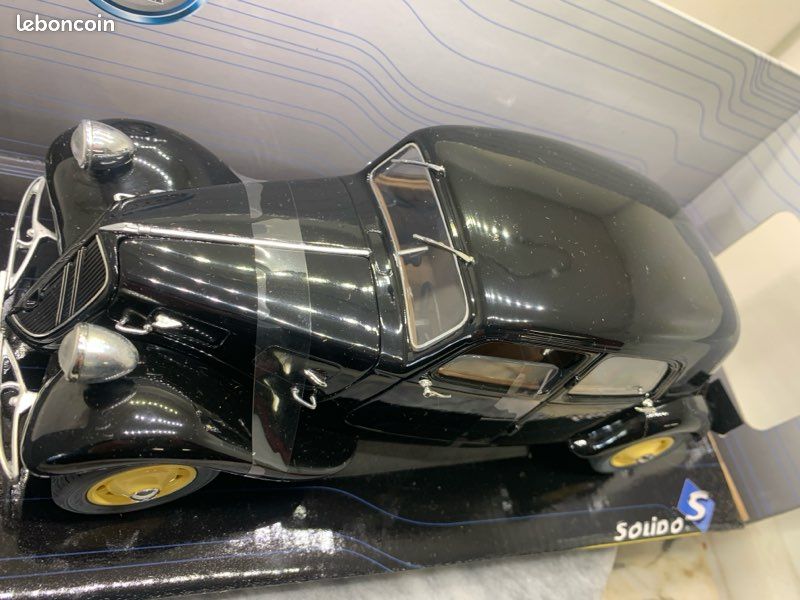 Miniature Solido 1/18, Citroën Traction 11 B 1938, Noire, Modèle De Collection, Sans Boîte