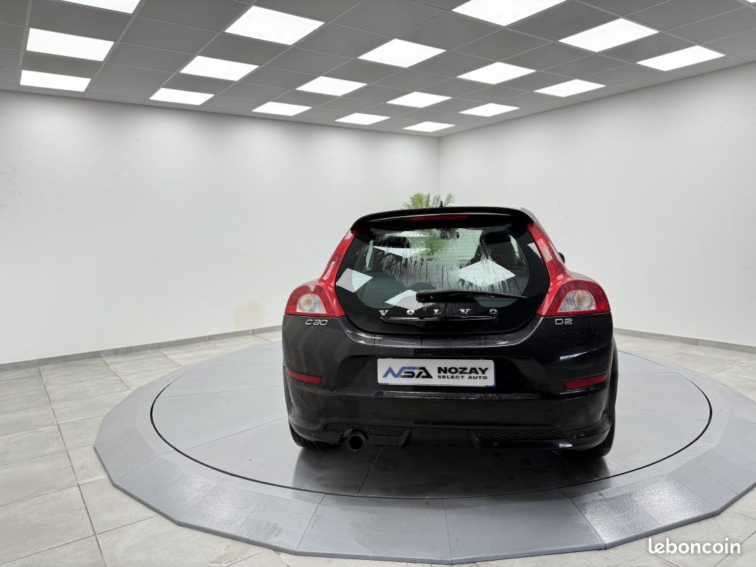 Volvo c30 d2 115cv r-design (image 3)