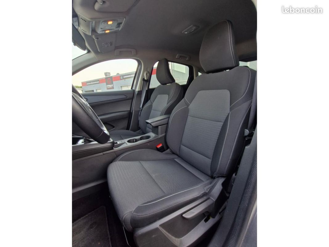 RENAULT ARKANA EVOLUTION 1.6 E-Tech Hybride 145ch BVA (image 4)