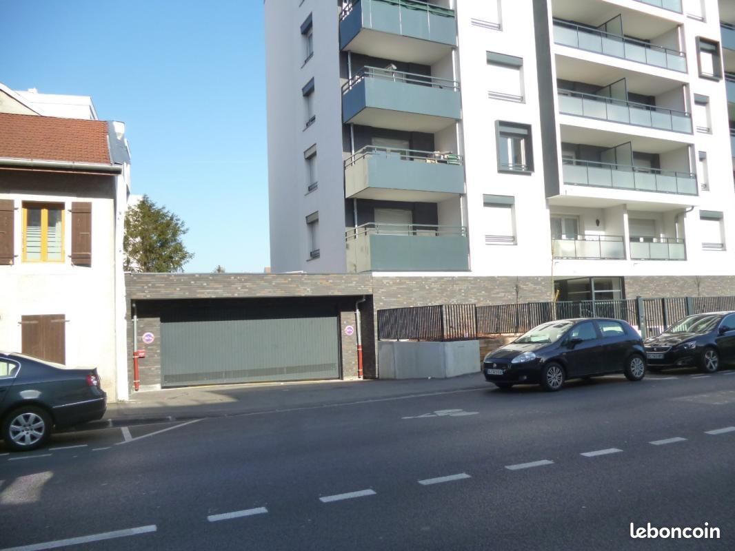 Parking 10 m² · à Annemasse · 10 m² · 120 €/mois