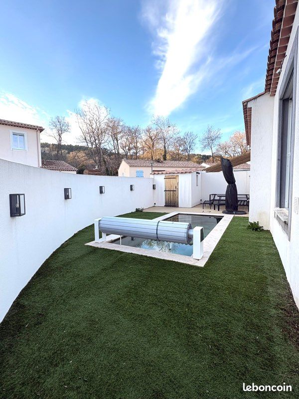 Maison 4 pièces 83 m² · à Lamanon · 83 m² · 345 000 €