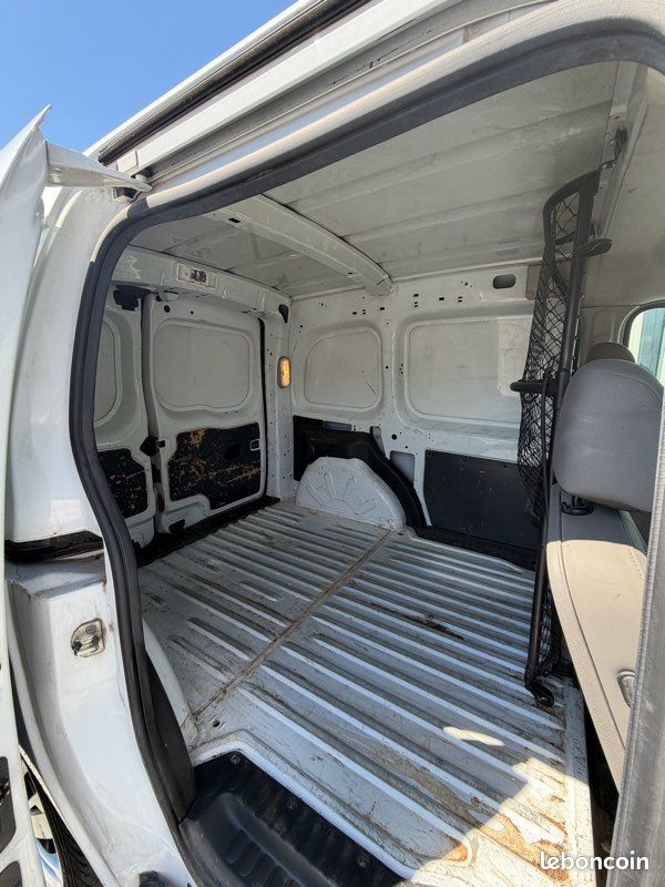 Renault Kangoo 1.5 dCi 90 cv Fourgon / Porte latérale Climatisation régulateur de vitesse Attelage / Garantie 6 mois (image 9)