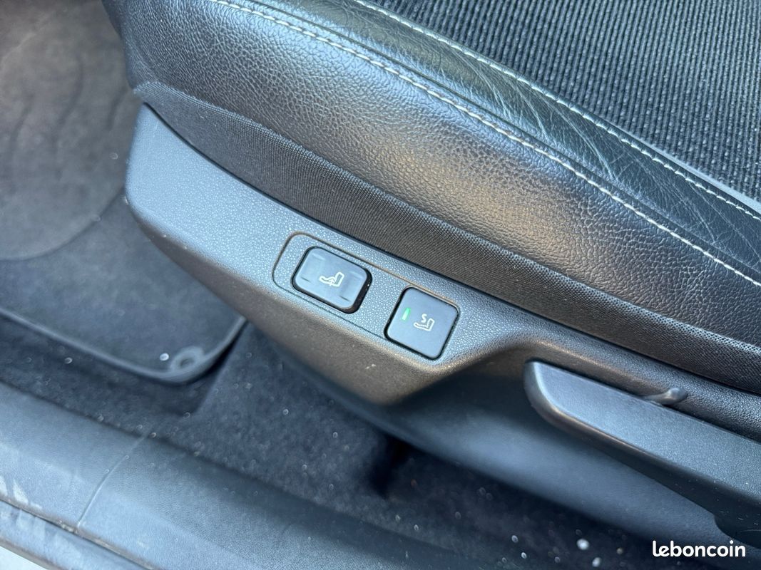 CITROEN C4 C4 PureTech 130 SS EAT6 Shine (image 24)