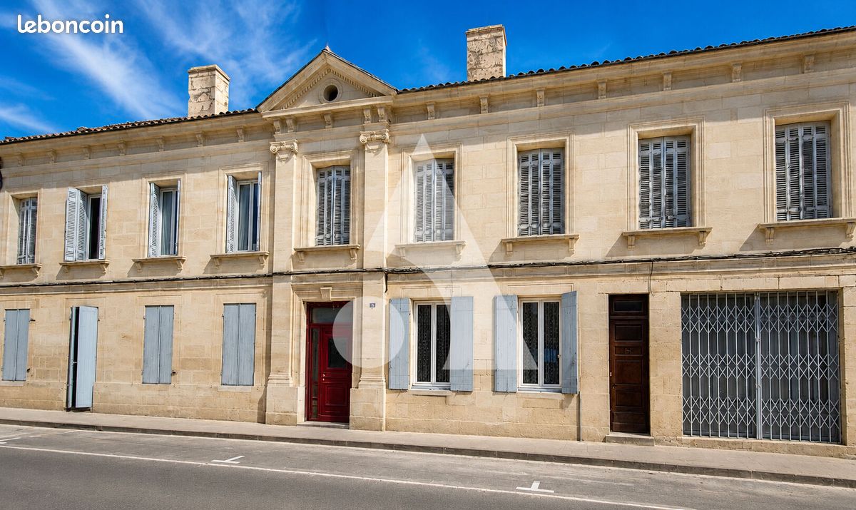 Maison 12 pièces 420 m² · à Laruscade · 420 m² · 595 650 €