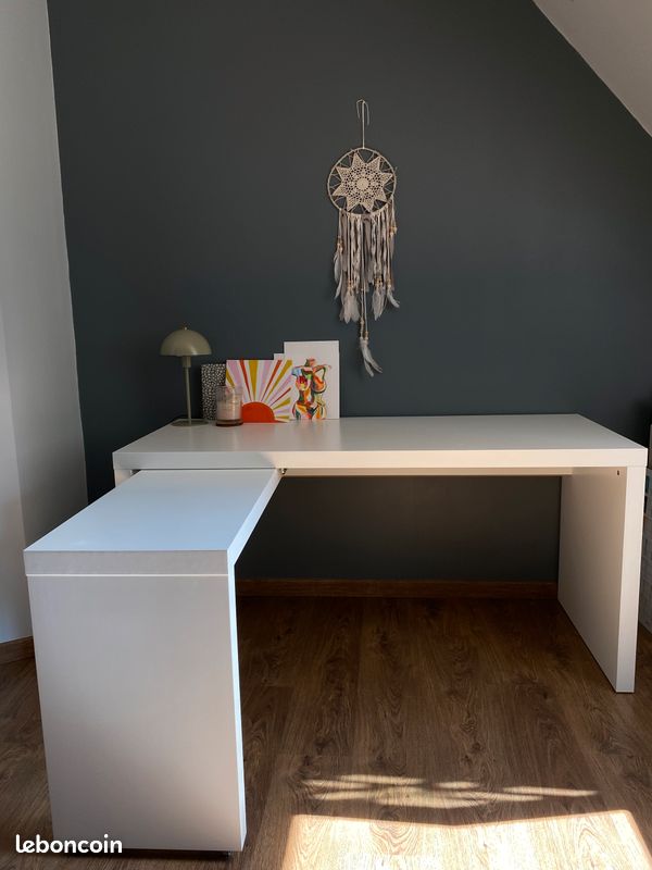 Bureau (image 2)