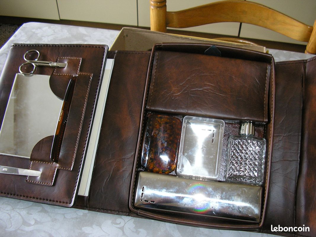 Trousse toilette cuir (image 1)