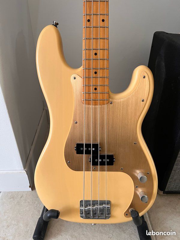 Basse squier précision (image 1)