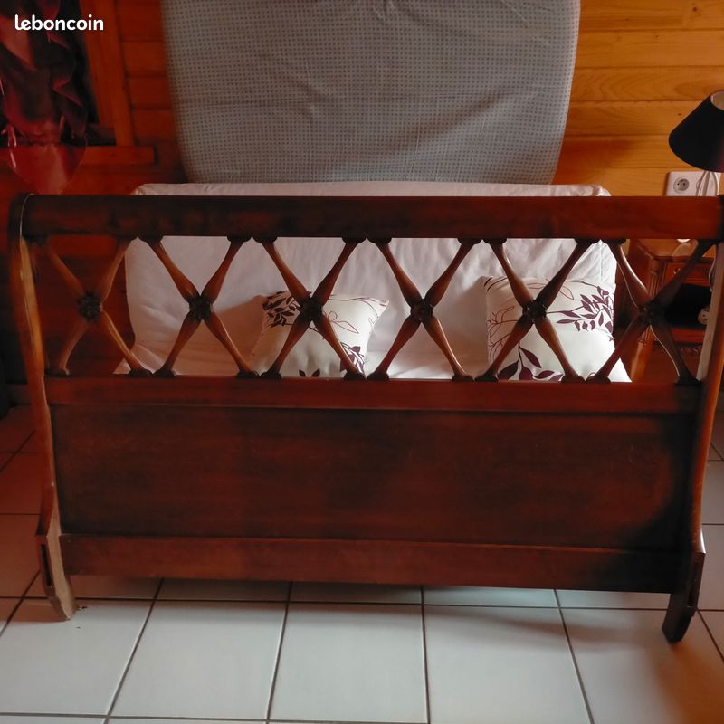 Cadre de lit (image 1)