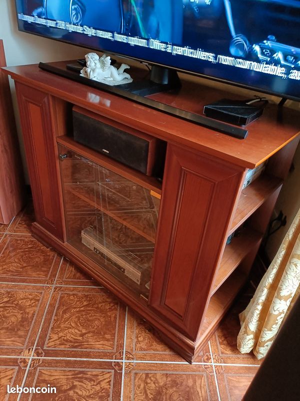 Petit Meuble TV Style Louis-Philippe En Bois Massif – Élégant Et Fonctionnel Pour Salon