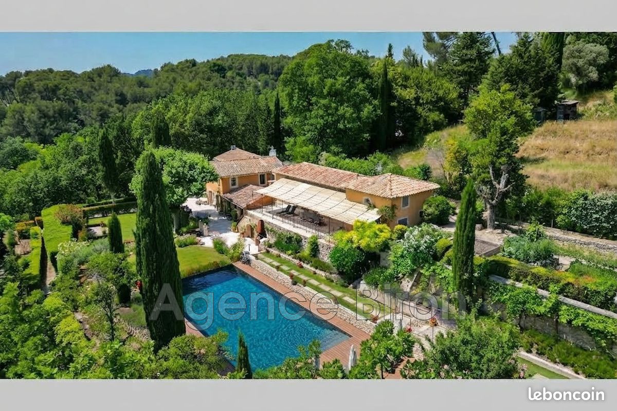 Maison 8 pièces 325 m² · à Aix-en-Provence · 325 m² · 2 850 000 €