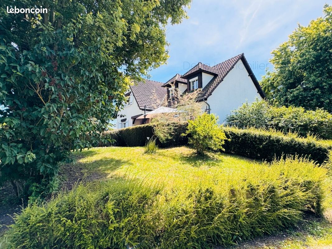 Maison 6 pièces 175 m² · à Mehun-sur-Yèvre · 175 m² · 284 000 €
