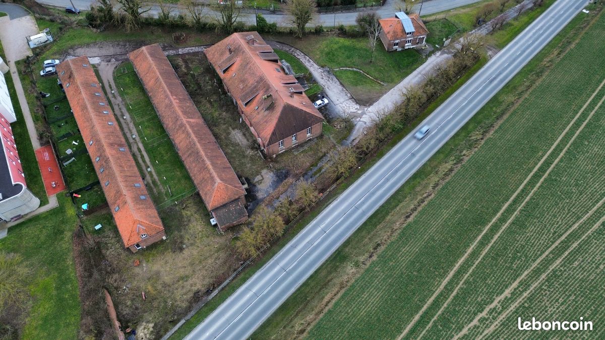 Immeuble 25 pièces 1250 m² · à Moreuil · 1 250 m² · 1 459 000 €