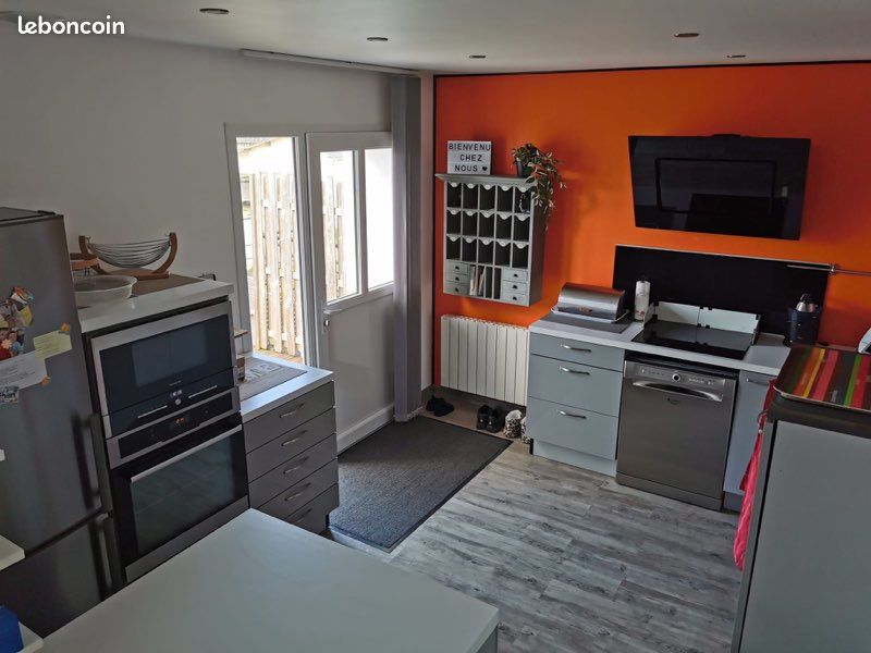T4 meublé refait à neuf – 3 chambres – Terrasse 20m² – Parking (image 2)