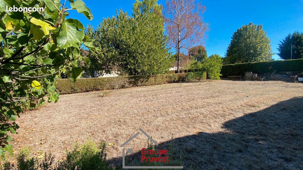 Terrain 600 m² · à Cluny · 600 m² · 90 000 €