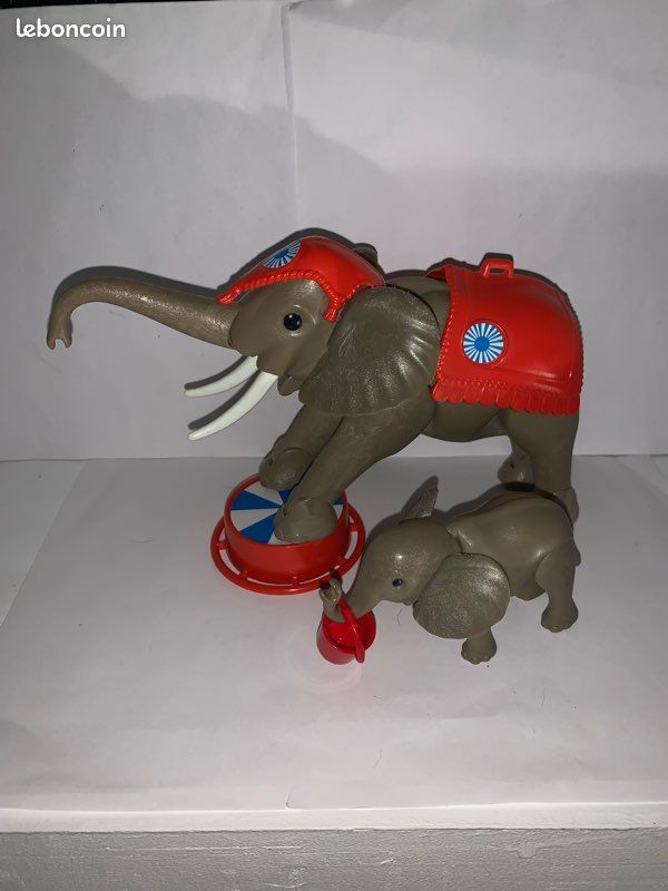 Playmobil Family Fun 70324 Éléphants et soigneur - Jeux & Jouets