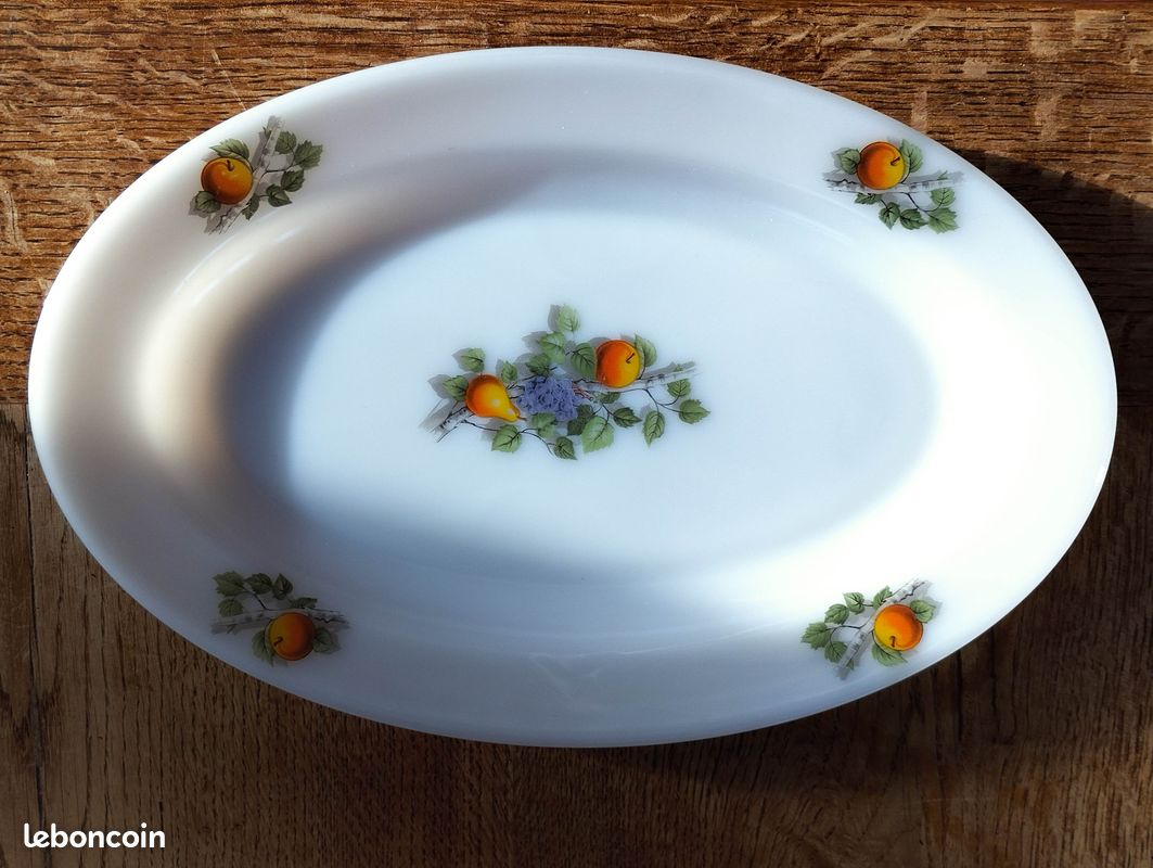 Plat vintage Arcopal - Arts de la table