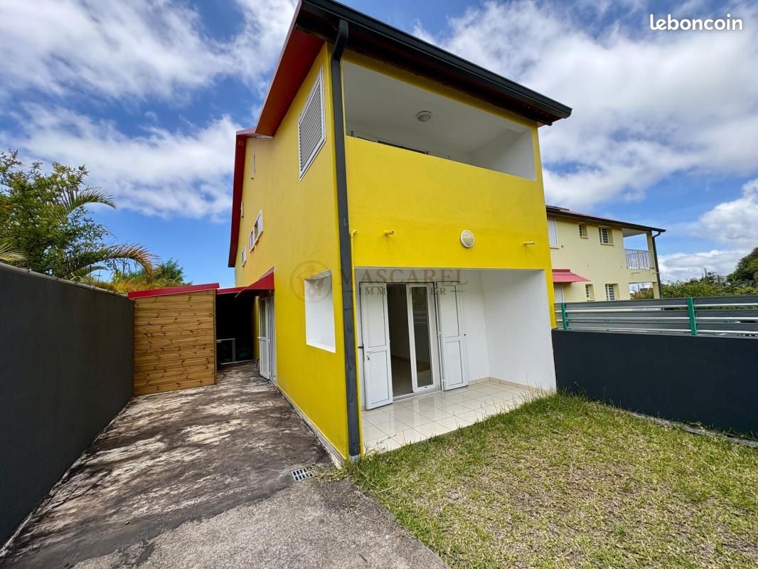 Maison 4 pièces 90 m² · à Petite-Île · 90 m² · 900 €