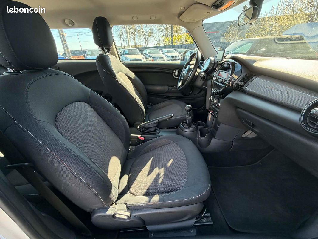 MINI Cooper 1.5 i 12V 136 cv (image 11)