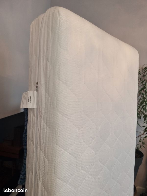 Matelas 70x190 23cm Ferme Mémoire de Forme Poli latex comme neuf (image 2)