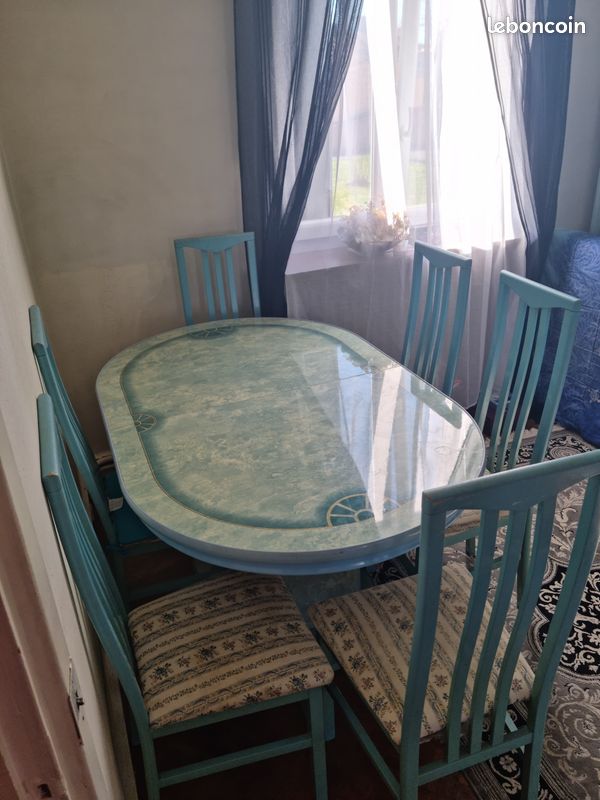 Table à manger et/ ou vitrine (image 4)