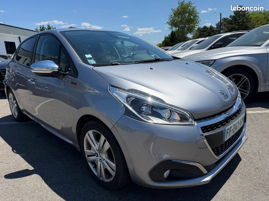 Peugeot 208 phase 2 1.2 vti 82ch garantie (image 2)