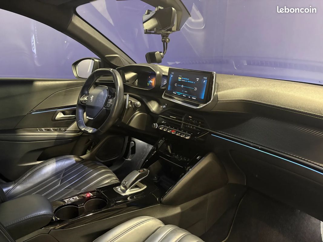 PEUGEOT 208 1.2 130ch GT - 2021 - CarPlay - Suivi complet - Boîte auto -Sièges électrique/Chauffant/Massant (image 18)