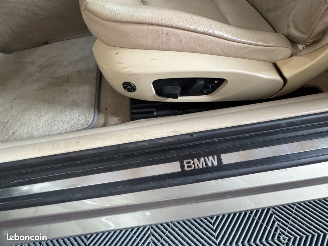 BMW SERIE 3 CAB E93 330i Luxe A (image 29)
