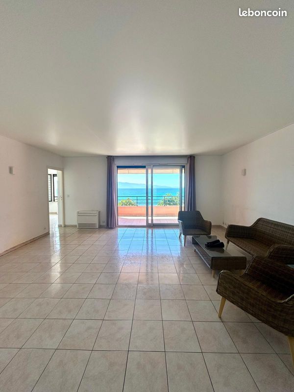 Appartement 3 pièces 91 m² · à Ajaccio · 91 m² · 1 700 €