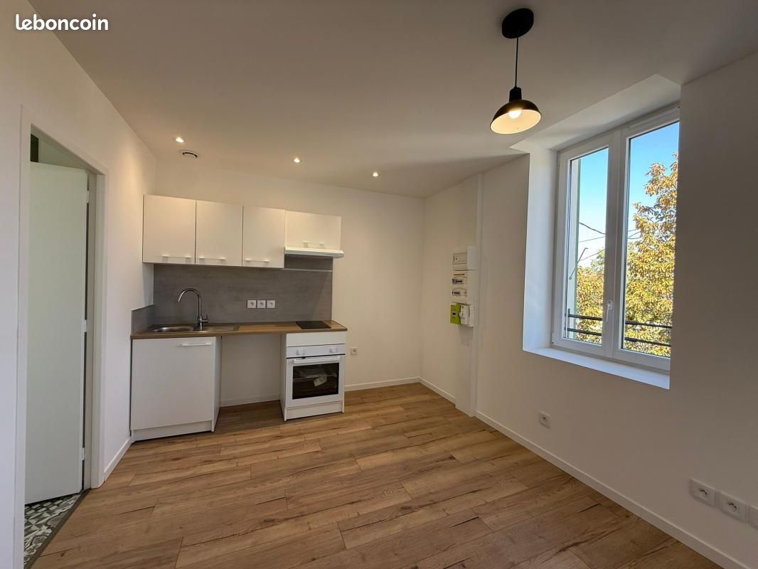 Appartement 1 pièce 23 m² · à Castres · 23 m² · 300 €/mois