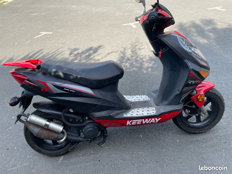Pot D'échappement D'origine Pour Scooter Keeway RY6 - Occasion, Noir, Fonctionnel, Avec Marques D'usure