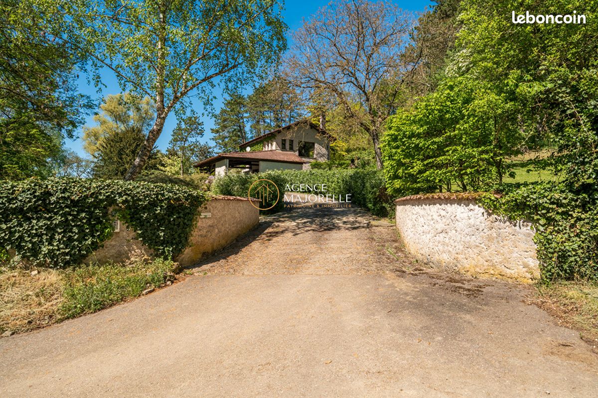 Propriété 10 pièces 285 m² (image 17)