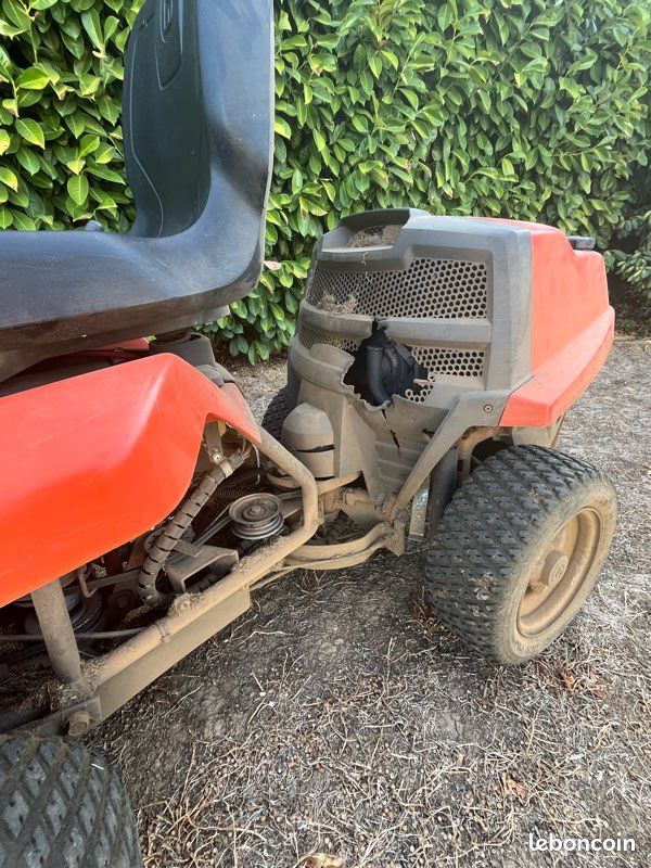 Vend tracteur tondeuse autoportée Husqvarna R111b5 (image 4)