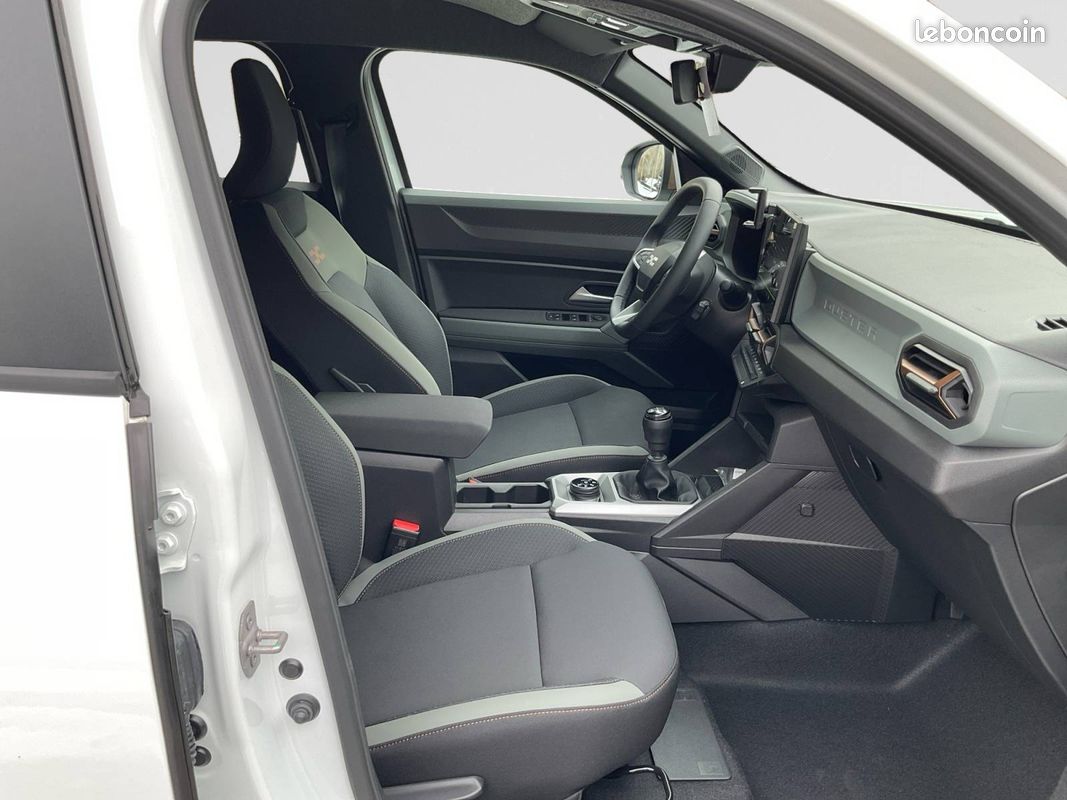 DACIA Duster Mild Hybrid 130 4x4 Extreme (image 15)